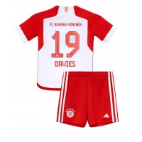 Billiga Bayern Munich Alphonso Davies #19 Barnkläder Hemma fotbollskläder till baby 2023-24 Kortärmad (+ Korta byxor)